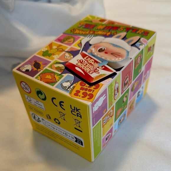 The Monsters Wacky Mart Collectible Figurine - Picture 4 of 6